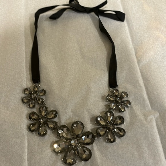 Jewelry - Grey crystal flower‎ necklace with black ribbon